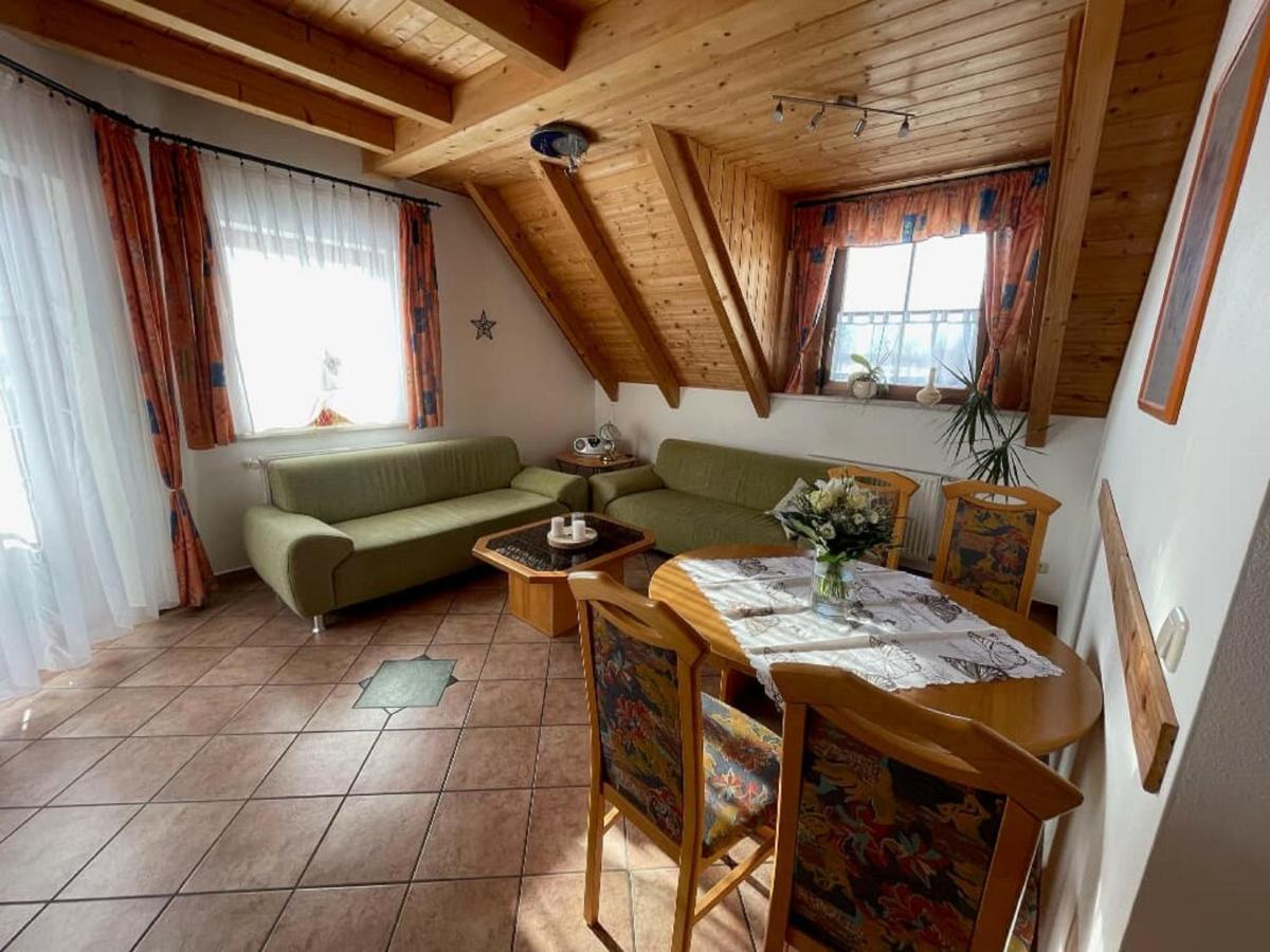 Ferienwohnungen Am Kirchberg Neualbenreuth Buitenkant foto